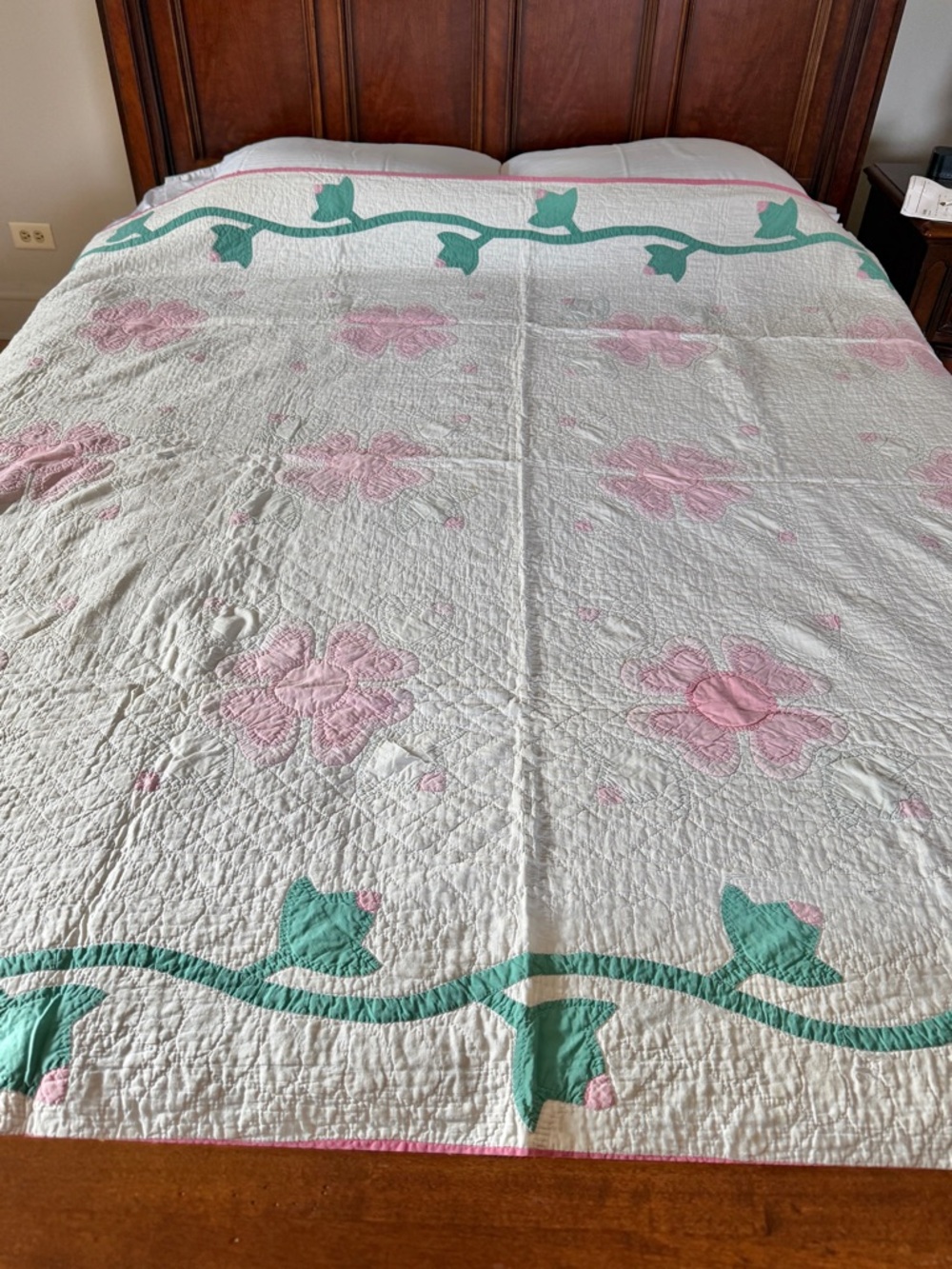 Tulip Quilt handmade 70x86” 1940s